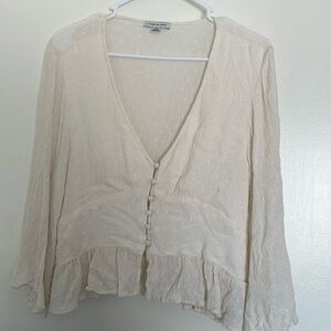 American Eagle Flow-y Cream Colored Top. Size: L